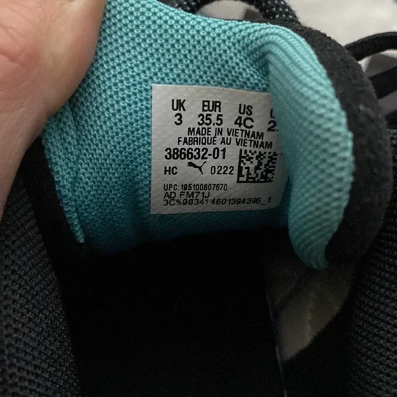 Kids Puma Sneakers - Picture 4 of 4